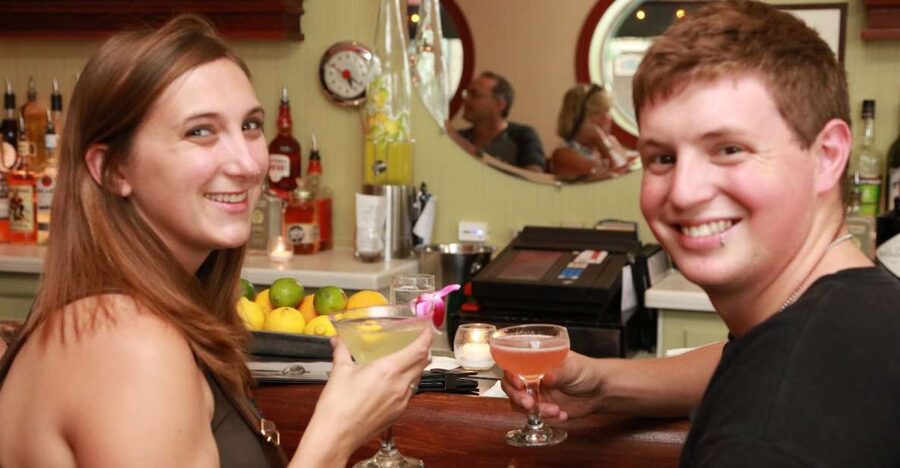 Chicago: Prohibition Speakeasies Bus Tour or Walking Tour - The bus tour: four neighborhoods and more variety