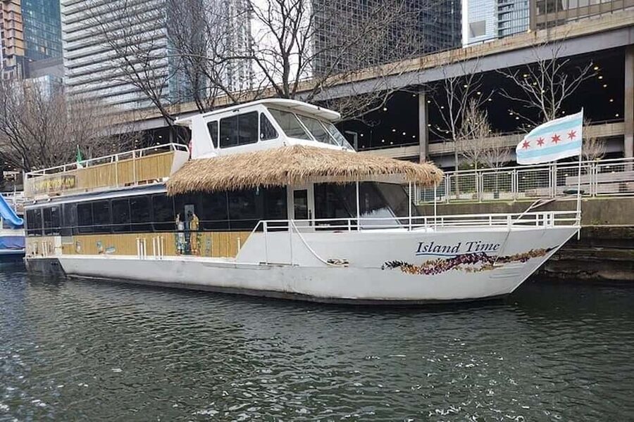 Chicago: Tiki Bar Cruise on Chicago River or Lake Michigan - What the 75-minute route feels like