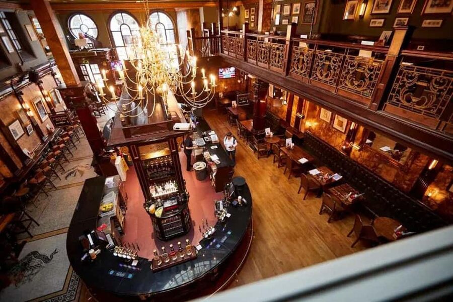 City of London Historic Pub Tour with Beers and Bar Snacks - What happens during each 30-minute pub stop