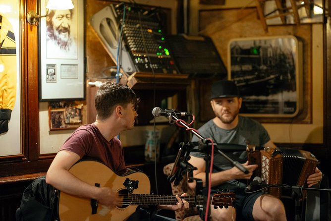Classic Irish Pubs Private Tour of Dublin: Live Music, Beer and Nightlife - Starting at Cow’s Lane in Temple Bar