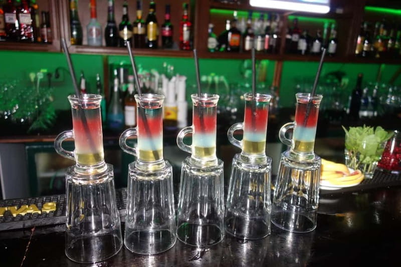 Cluj-Napoca: Weekend Pub Crawl - Meeting locals without forcing the moment