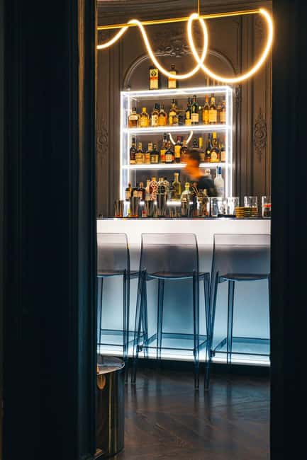 Cocktails lessons in Speakeasy - Inside the Bastille Speakeasy