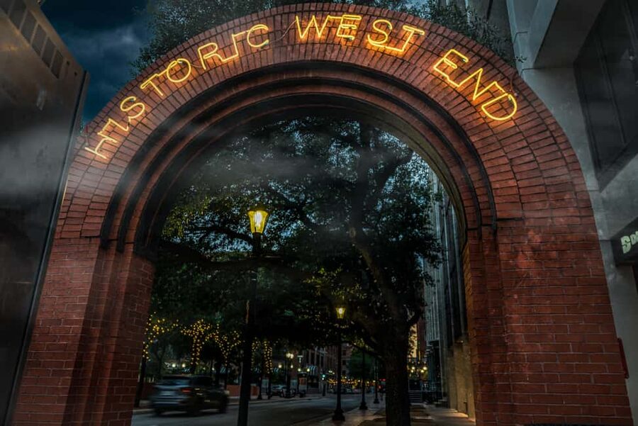 Dallas Spirits & Spirits Haunted Pub Crawl - What the $30 price really covers