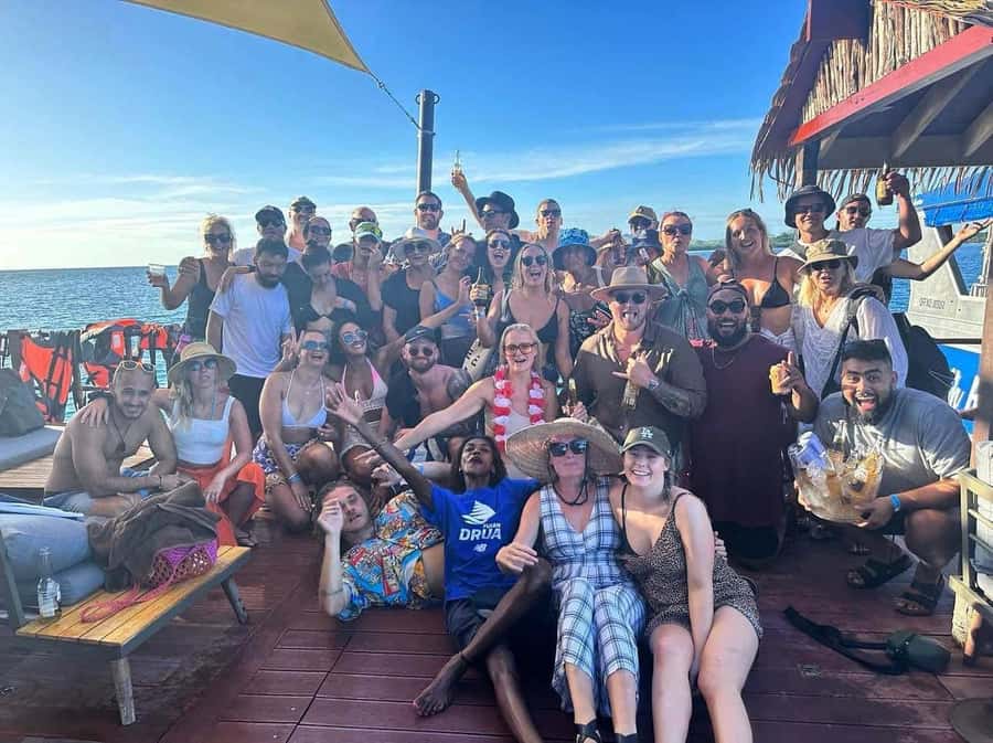 Denarau: Seventh Heaven Floating Bar Day Trip - Who will get the most from this day?