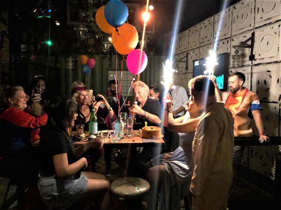 Dubai: Pub Crawl Nightlife Tour - What to wear and bring