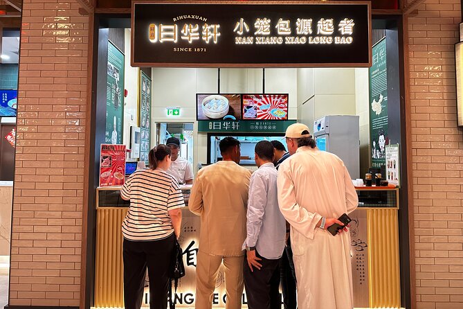 Dubai Secret Food Tours with Access to Burj Khalifa bar - What the $150 price really covers