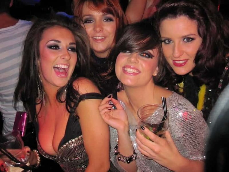 Dublin: City Pub Crawl Experience - Starting at Trinity Bar on Dame Street