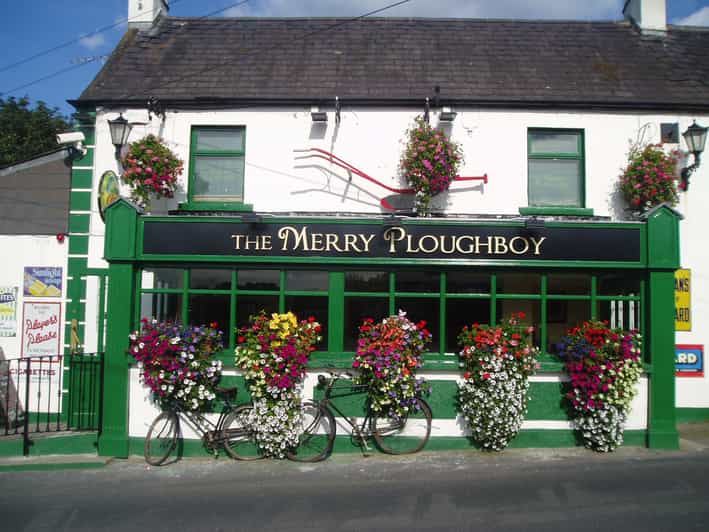 Dublin: Irish Night Show at the Merry Ploughboy Pub - Who will get the most from this experience