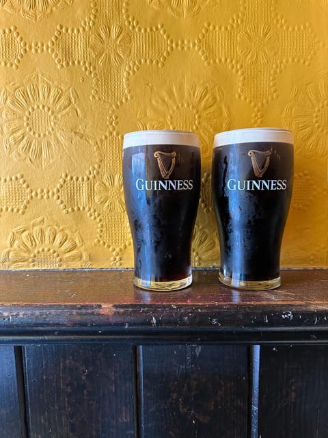 Dublin: Pub Tour. Pour The Perfect Guinness, Whiskey & Music - Timing, dress, and practical planning