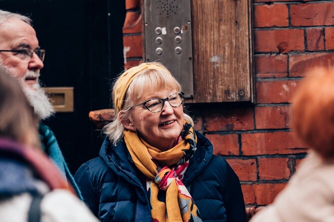 Dublin Storytelling Pub Tour - 3 stops, drinks & local snacks - Starting at Powerscourt Townhouse Centre