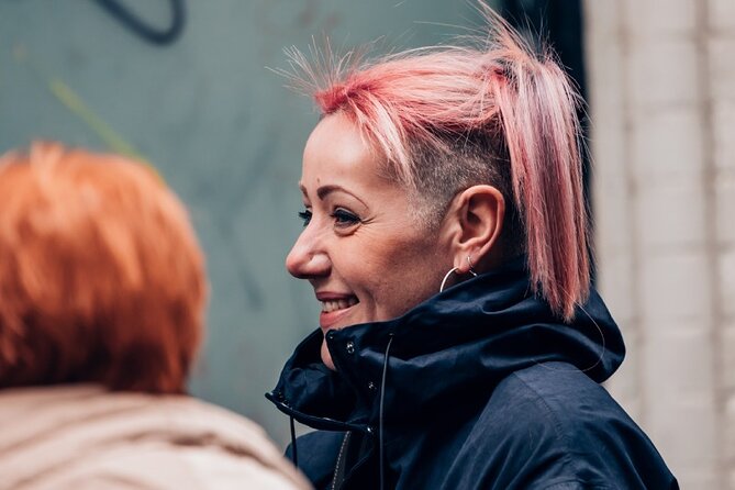 Dublin Storytelling Pub Tour - 3 stops, drinks & local snacks - The guide makes or breaks the evening