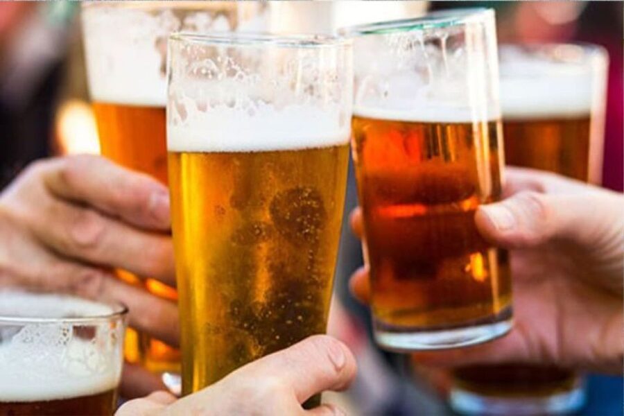 Dublin: Traditional Pubs Walking Tour with Local Guide - Irish drinks explained without a lecture