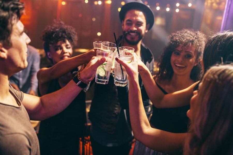 Düsseldorf Pub Crawl - 4 Locations, Shots & Club Entry - Why this pub crawl works for a first night in Düsseldorf