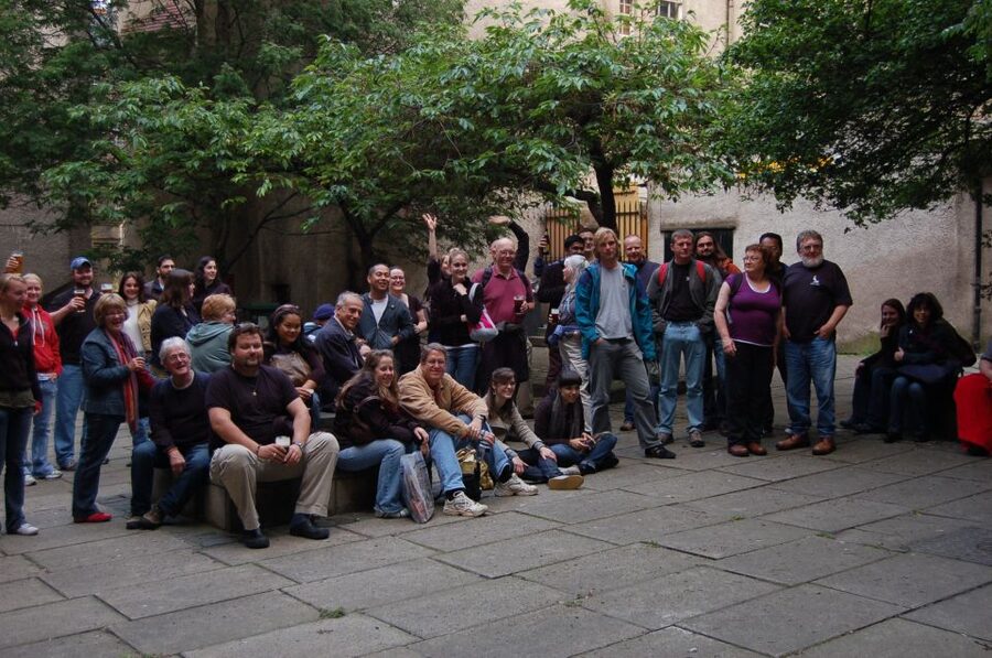 Edinburgh Literary Pub Tour with "Real-Actors" - What happens inside the pubs