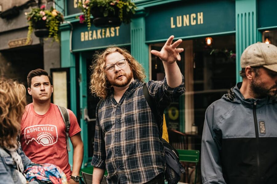 Edinburgh: Pubs and History Guided Walking Tour with Beer - Starting at 26 St Giles’ Street
