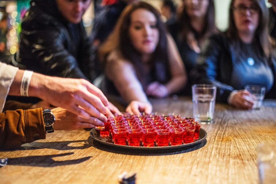 Edinburgh: The Original Pub Crawl 7 Bars 7 Shots & Discounts - FAQ