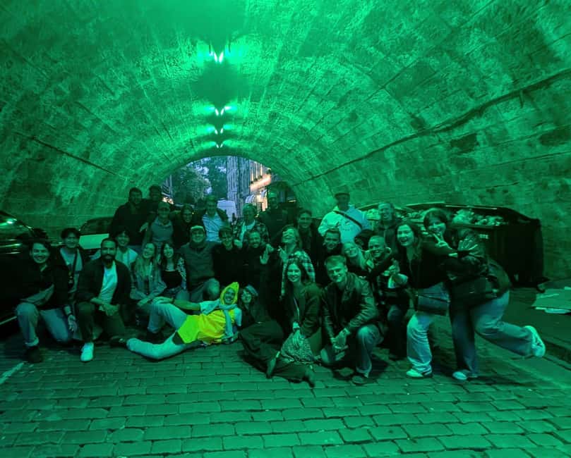 Edinburgh: Ultimate Pub Crawl Party with 7 Bars & 1 Club - Starting at OX184 at 7:30 PM