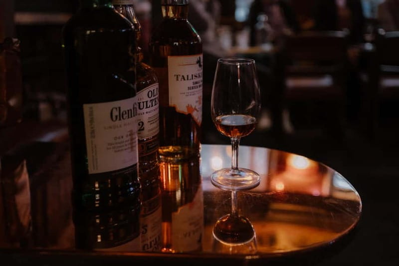 Edinburgh: Whisky Tasting and Storytelling in a Historic Pub - Who will enjoy this Edinburgh tasting?