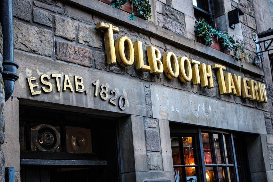 Edinburgh: Whisky Tasting in one of the oldest pubs - Where it fits into an Edinburgh day