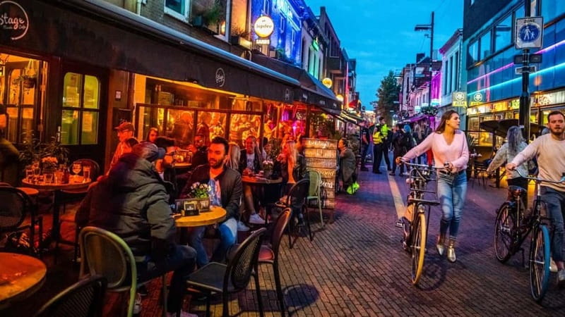 Eindhoven: Pub Crawl with Free Drinks and Entrance - How the bar-to-club route works