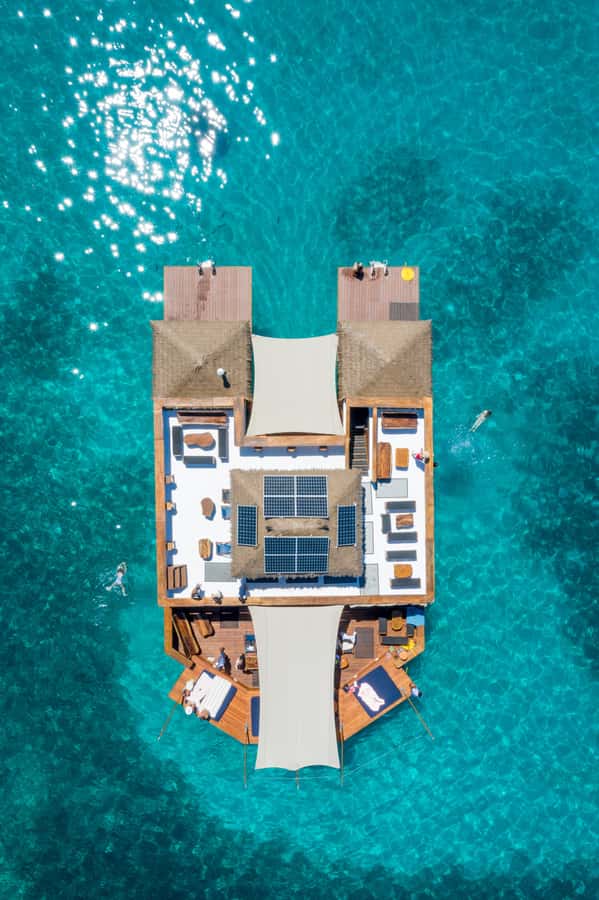 Fiji: Cloud 9 Floating Bar and Pizzeria Day Trip - Who will enjoy Cloud 9 most?
