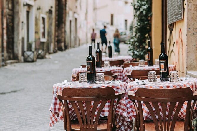 Florence Pub Crawl in the Old Town - Who should book this night out