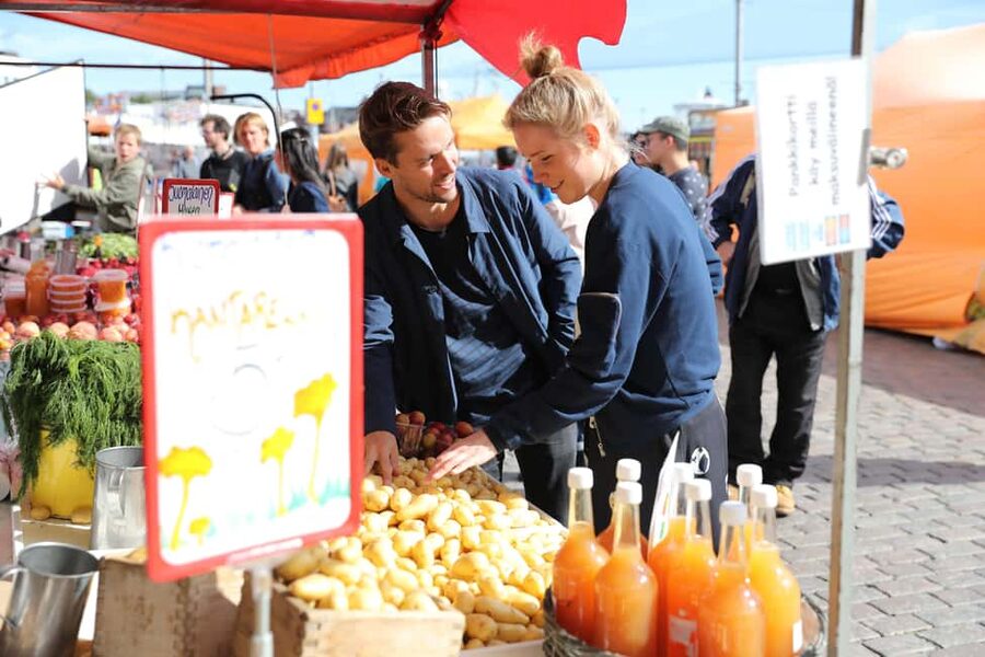 FOOD Tour with Rooftop Bar Visit in Helsinki - Old Market Hall and Market Square