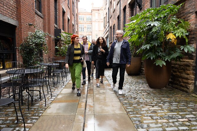Four hour walking wine tasting tour of Manchester's best bars - A social finish at the last venue