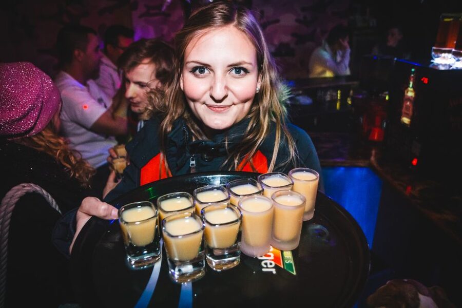 Freiburg: Guided Pub Crawl with Drinks - Five pub stops, five different chances to find your evening rhythm