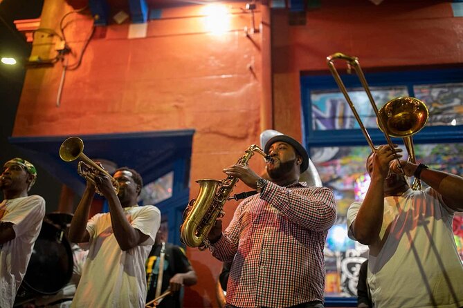Frenchmen Street VIP Live Music Pub Crawl in New Orleans - The included Hurricane or Pimm’s Cup