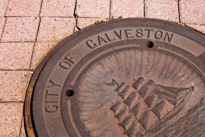 Galveston: Haunted Pub Crawl Walking Tour - What the guide adds to the night