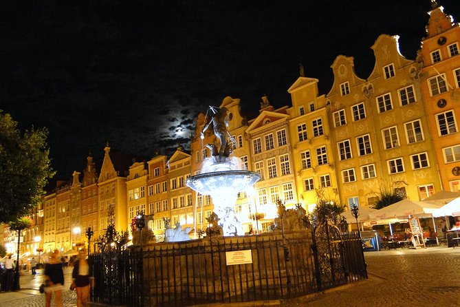 Gdansk: Pub Crawl with Free Drinks - The guides make or break the night