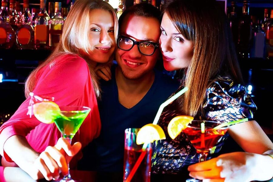 Gdansk: Stag Night Pub Crawl with Female Guide - Three or four bars, chosen for the night