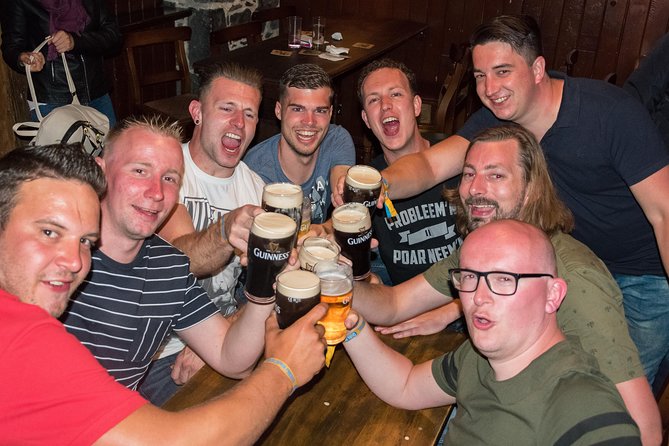 Generation Pub Crawl Dublin - Temple Bar first, then Dublin after dark