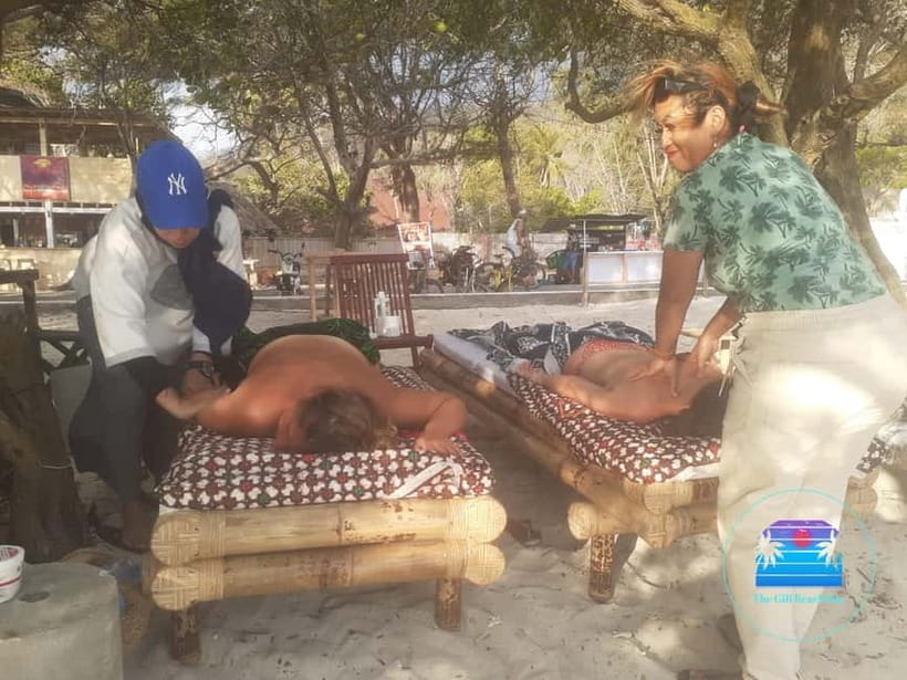 Gili Trawangan: The Beach Bar - Sunbed with Cocktail & Chill - What to pack for a smoother visit