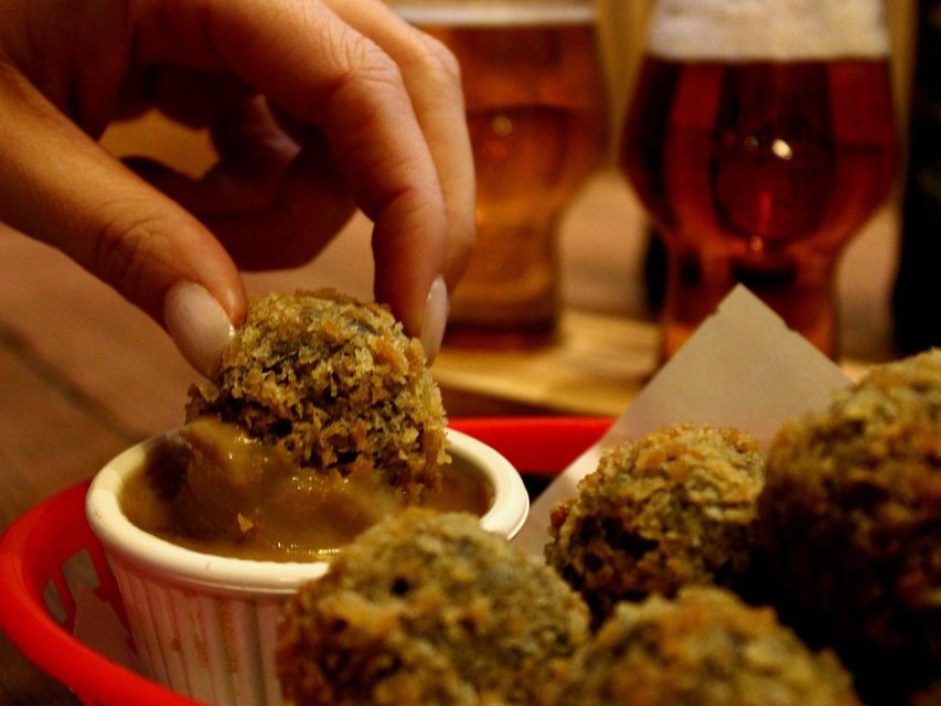 Glasgow: Beer Flight with a Haggis Taster in a Glasgow pub - Four beers and one Scottish classic
