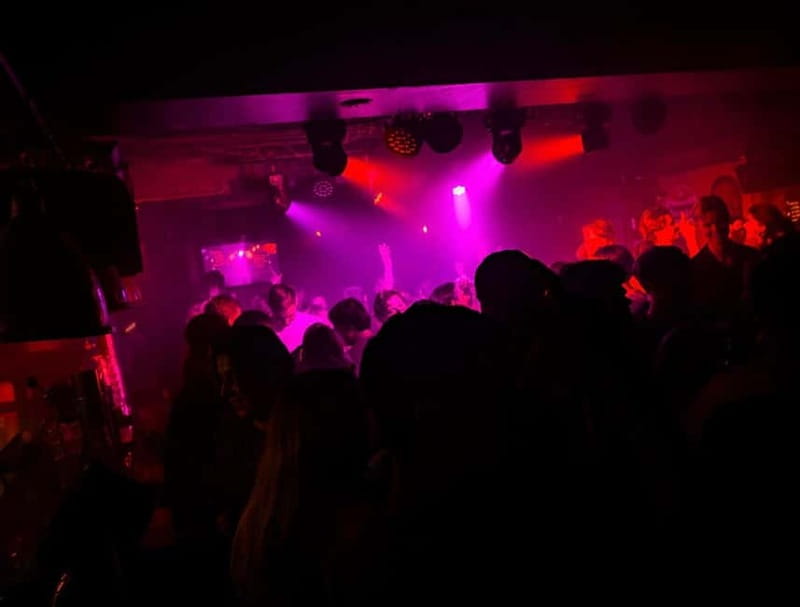 Groningen: Pub Crawl with Pub Quiz, Free Shots and Games - The social side: good for solo nights and mixed groups