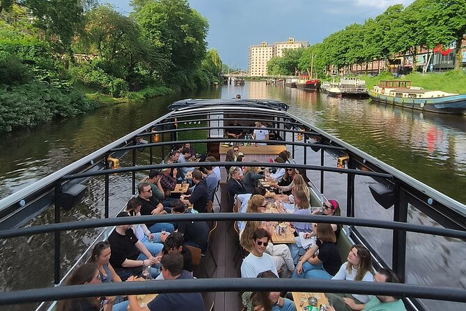 Groningen: Terrace Boat Experience with a Cozy Bar: 1 hour - Roof, Wi-Fi, and the comfort factor