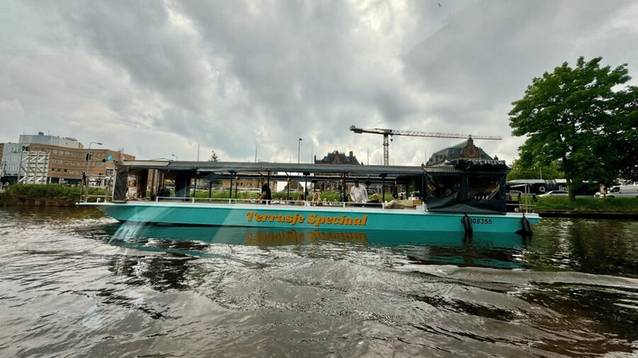 Groningen: Terrace Boat Experience with a Cozy Bar - How the price compares with the experience
