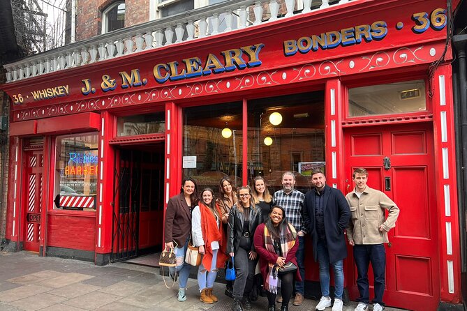 Guinness Storehouse: Entry ticket + Perfect Pint Pub Tour - Learning to pour the perfect Guinness