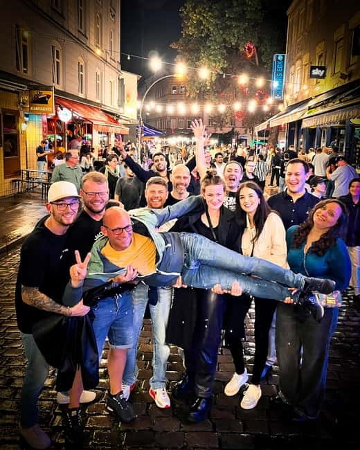 Hamburg: Pubcrawl & Nightlife Tour at St.Pauli - Starting beside the Davidwache on Spielbudenplatz
