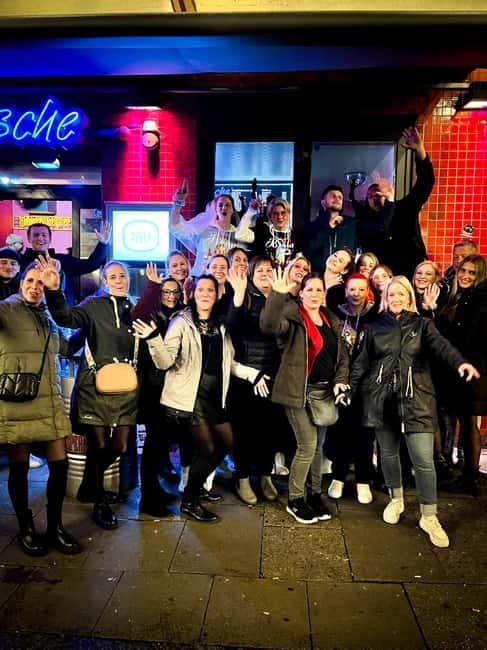 Hamburg: Pubcrawl & Nightlife Tour at St.Pauli - Solo visitors, couples, and private groups