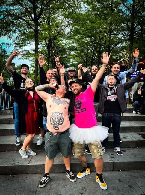 Hamburg: Pubcrawl & Nightlife Tour at St.Pauli - Safety, pace, and the St. Pauli setting