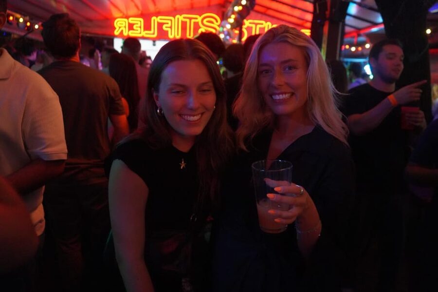 Hamburg: Reeperbahn Pub Crawl with Shots and Games - Key points to know before booking