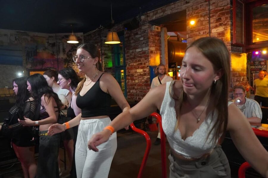 Hamburg: Reeperbahn Pub Crawl with Shots and Games - The first bars set the tone