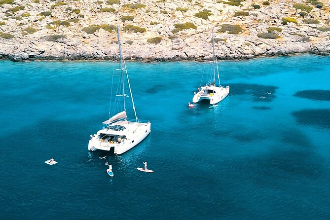 Heraklion: Catamaran Cruise to Dia with Sunset, Meal & Bar - Meeting the boat at Marina Café