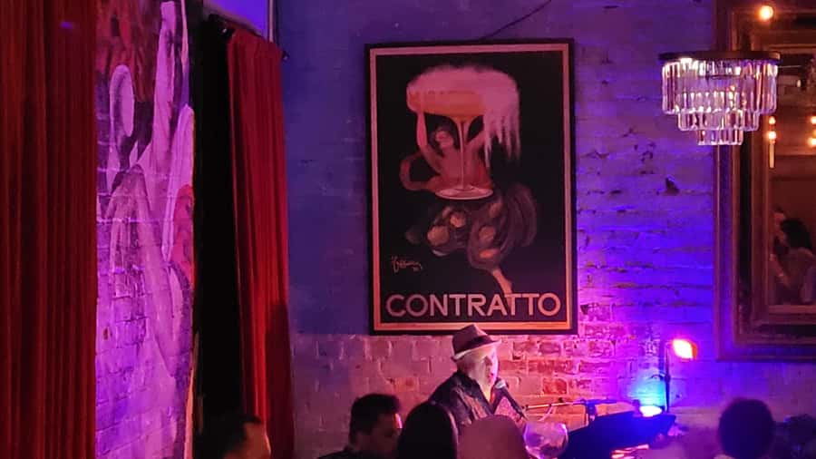 Hidden Bars Tour - Practical clothing and ID advice