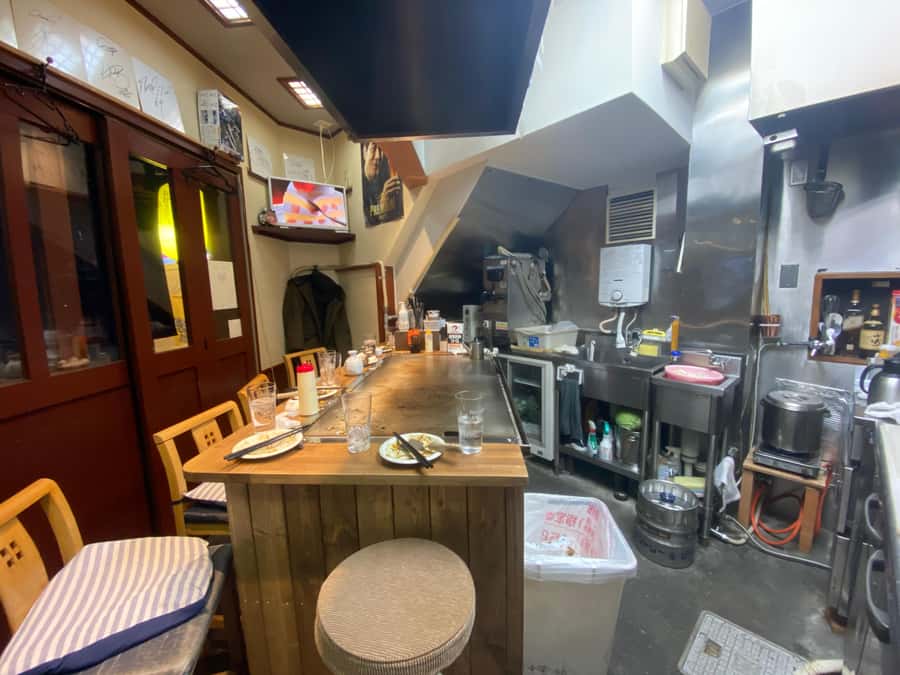 Hiroshima: Bar Hopping Food Tour - Hiroshima sake, from dry to sweet