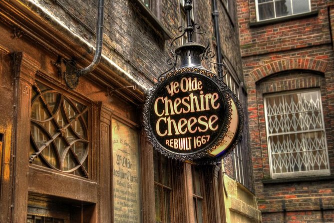 Historic London Pubs Private Walking Tour With Free Drinks! - Key things to know before booking
