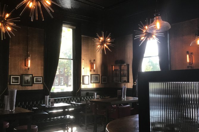 Historic London Pubs Private Walking Tour With Free Drinks! - A pub walk that doubles as a London history lesson